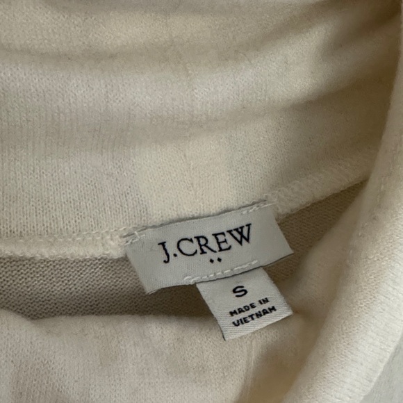 Lightweight Cowl Neck Sweater - Picture 2 of 3